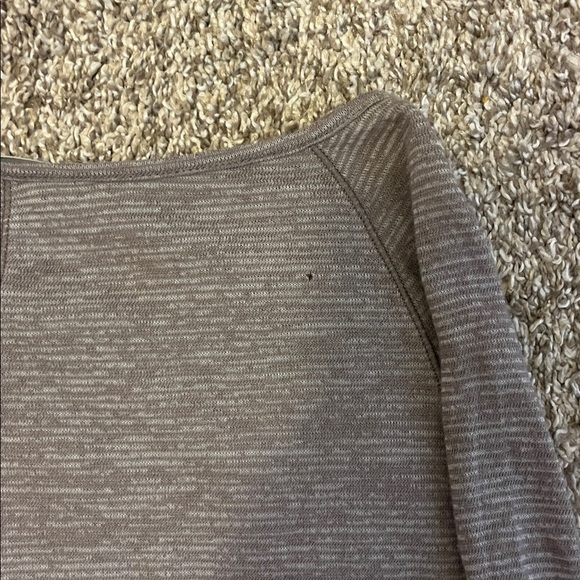 Athleta Long Sleeve Top size Medium - Picture 6 of 6